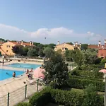 Charming Near The With Pool Appartement