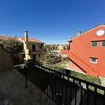 Charming Near The With Pool Appartement *