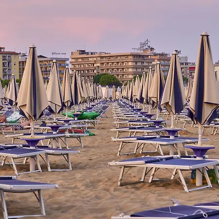 Charming Near The With Pool * Bibione