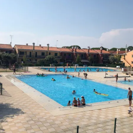 Apartment Charming Near The With Pool Bibione