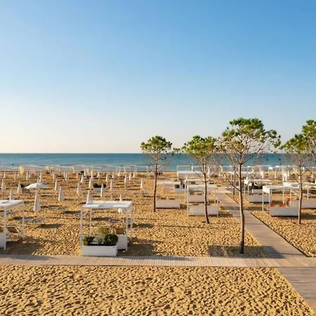Charming Near The With Pool Bibione
